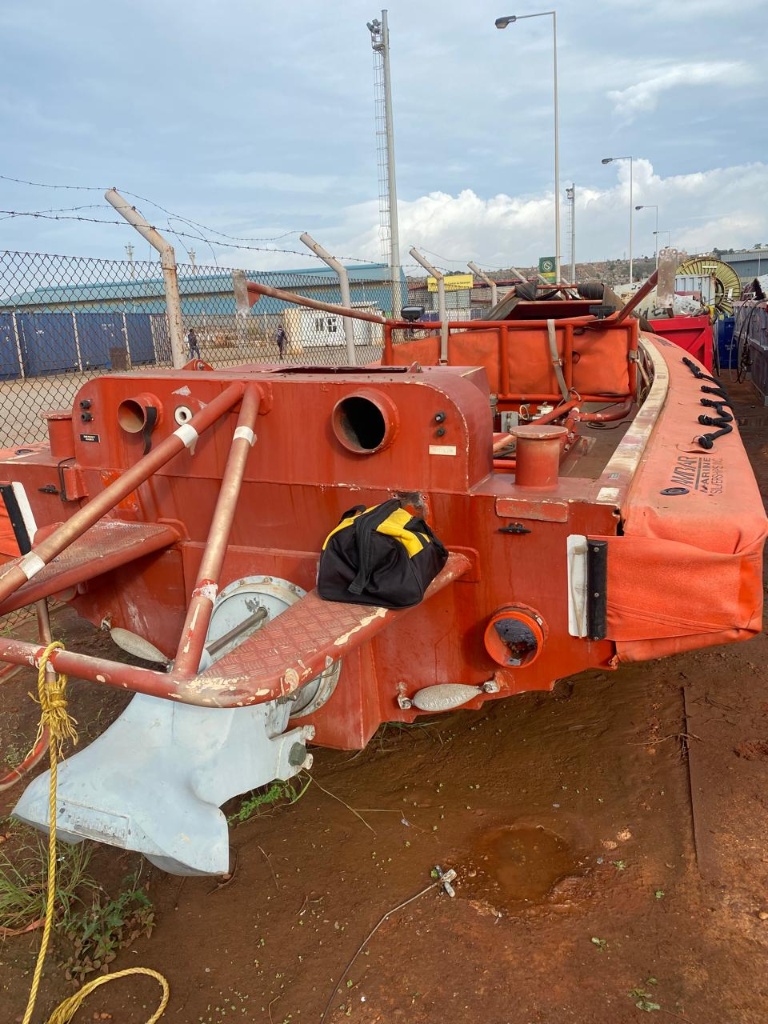 FRC antes do overhaul FERSOL – casco degradado, enferrujado e fora de serviço